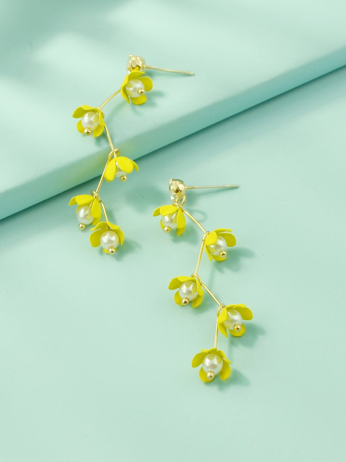 Exquisite Pearl Yellow Flower Dangle Pendant Earrings for Women Trendy Jewellery-2
