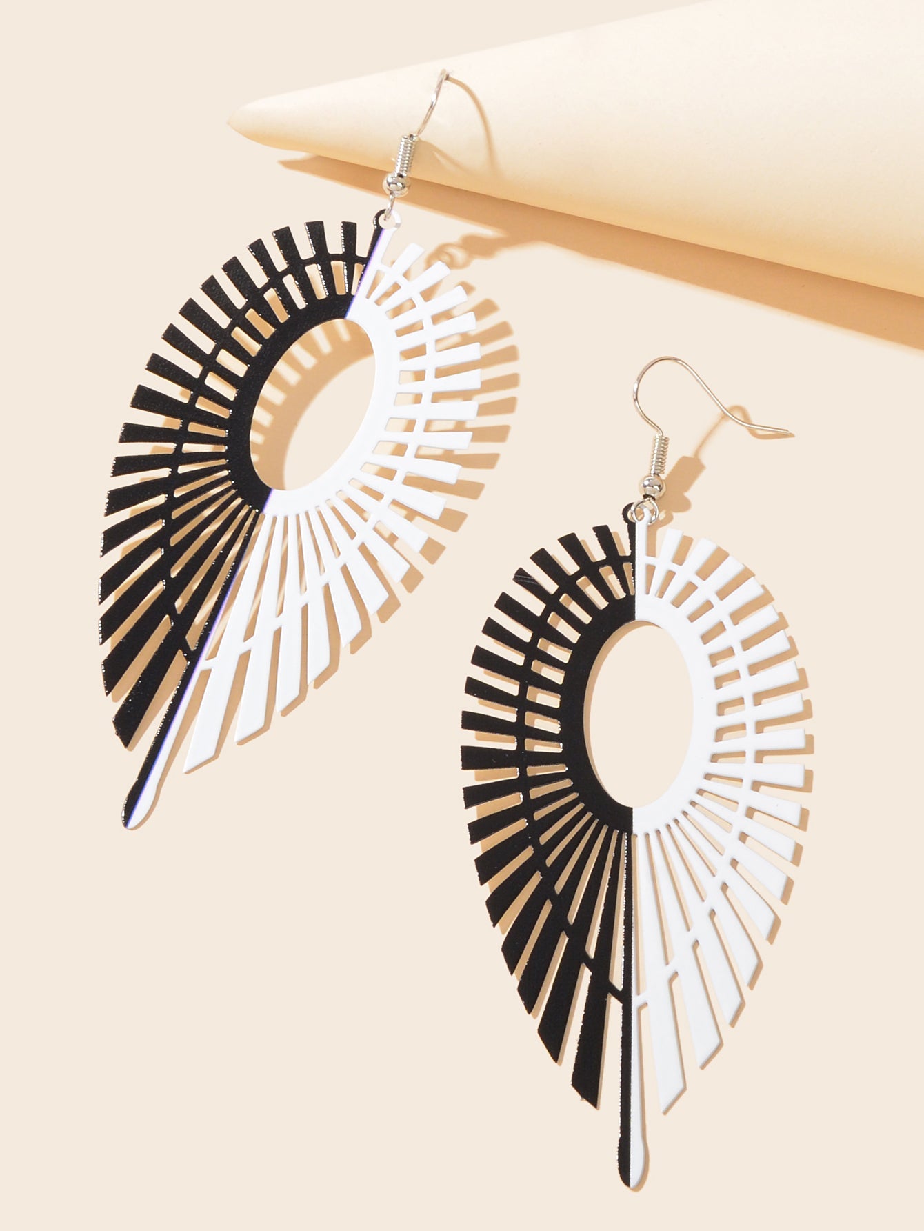 Designer Stylish Black White Hollow Geometric Dangle Earrings Party Decoration-2